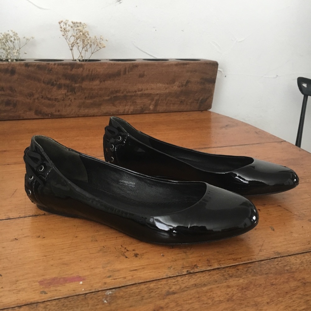 Vera Wang Black Patent Flats